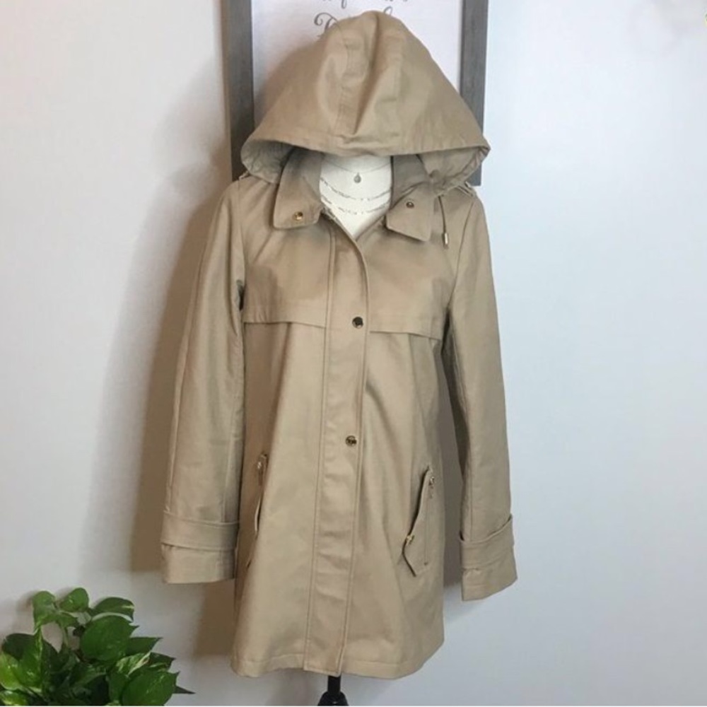 TRINA TURK • SIZE: S/P • TAN TRENCH COAT WITH REMOVABLE HOOD